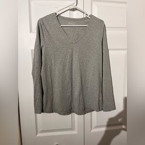 🌸🌸5 for $15🌸🌸Denver Hayes Gray Long Sleeve V-Neck Top